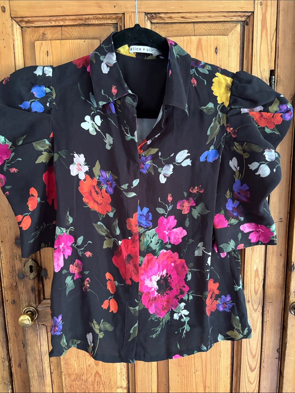Alice + Olivia Black Floral Puff-Sleeve Button-Down Blouse